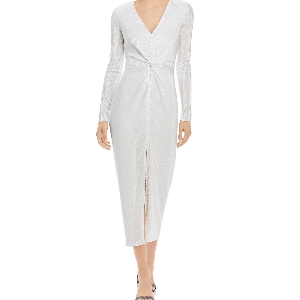 White Metallic Long Sleeve V-Neck Sheath Cocktail Dress by Aqua Women's Size 2
